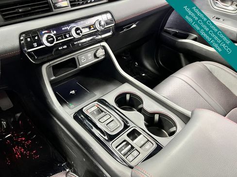 Used 2025 Honda Pilot Black Edition image 13