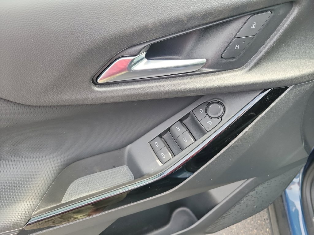 Used 2025 Chevrolet Equinox LT w/ Safety and Technology Package FWD image 20