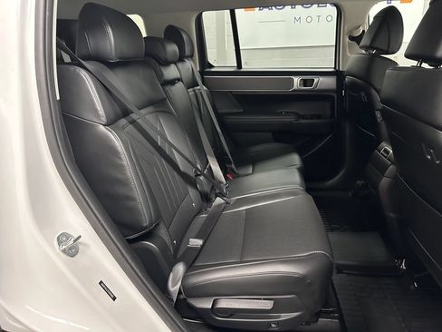 Used 2025 Hyundai Santa Fe SEL FWD image 20