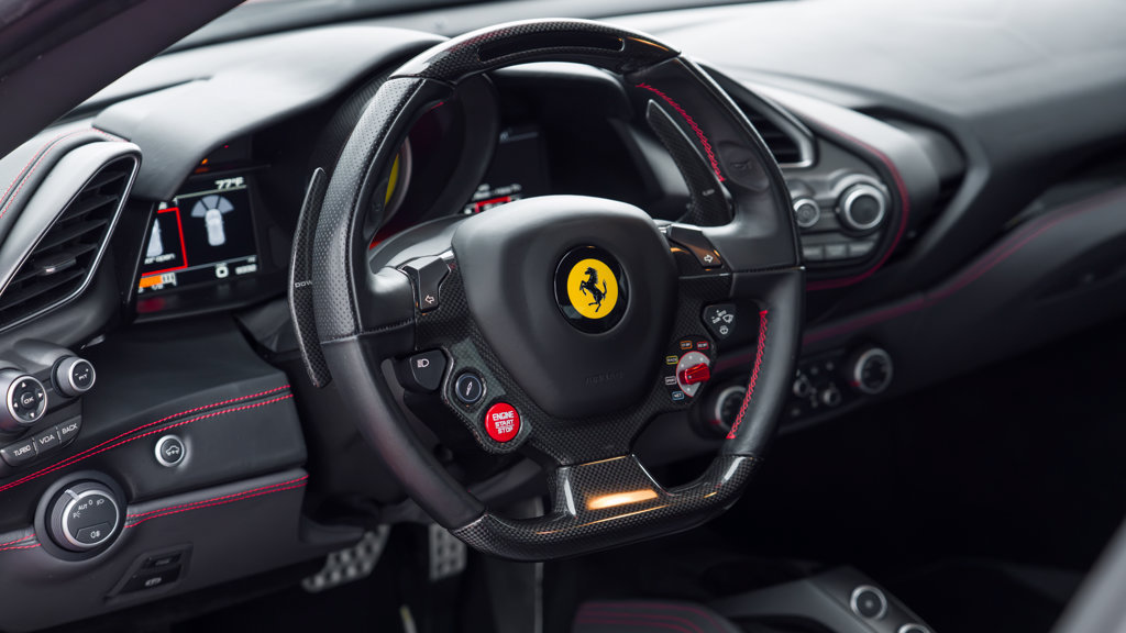 Used 2018 Ferrari 488 GTB RWD image 16