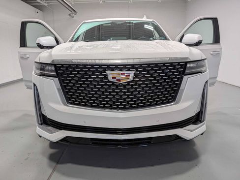 Used 2023 Cadillac Escalade Premium Luxury AWD/4WD image 16