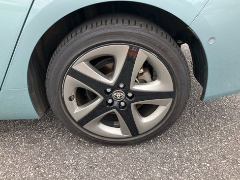 Used 2019 Toyota Prius XLE FWD image 24