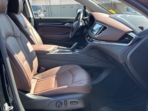 Used 2018 Buick Enclave Avenir w/ Avenir Technology Package image 12