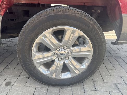 Used 2019 Ford F150 XLT w/ Equipment Group 302A Luxury image 10