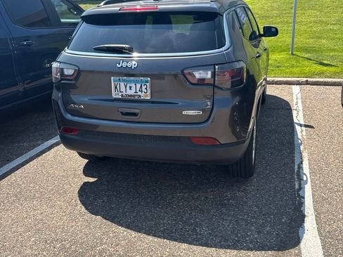 Used 2023 Jeep Compass Latitude w/ Sun and Sound Group AWD/4WD image 3