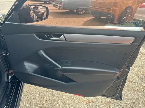 Used 2015 Volkswagen Passat 1.8T S w/ Technology Package image 22