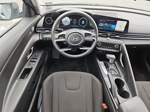 Used 2024 Hyundai Elantra SEL image 9