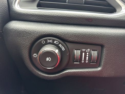 New 2026 Chrysler Pacifica Pinnacle image 13