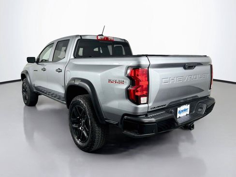 Used 2025 Chevrolet Colorado Trail Boss w/ Midnight Edition AWD/4WD image 4