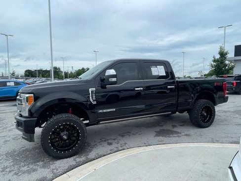 Used 2017 Ford F250 Platinum w/ Platinum Ultimate Package AWD/4WD image 4