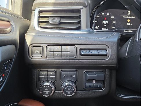 Used 2024 GMC Yukon XL Denali Ultimate image 16