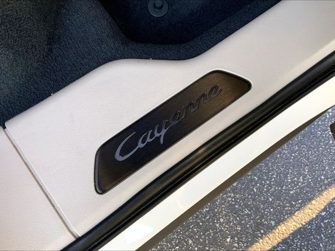 Used 2022 Porsche Cayenne GTS image 9