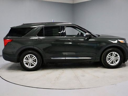 Certified 2022 Ford Explorer XLT image 12