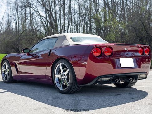 Used 2007 Chevrolet Corvette Convertible w/ Preferred Equipment Group RWD image 18