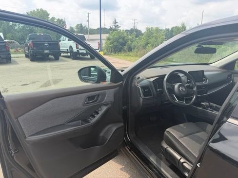Used 2022 Nissan Rogue S AWD/4WD image 7