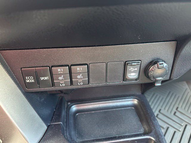 Used 2014 Toyota RAV4 Limited AWD/4WD image 19