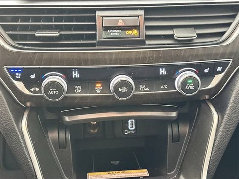 Used 2019 Honda Accord Touring image 15