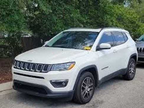 Used 2016 Jeep Compass High Altitude FWD image 1