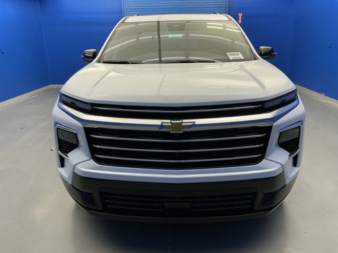 New 2026 Chevrolet Traverse High Country w/ LPO, Floor Liner Package AWD/4WD image 3