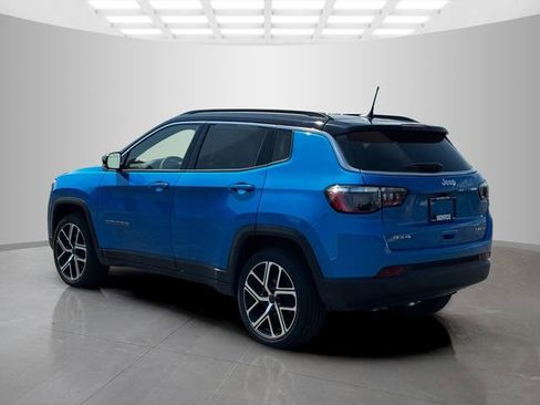 Certified 2025 Jeep Compass Limited AWD/4WD image 5