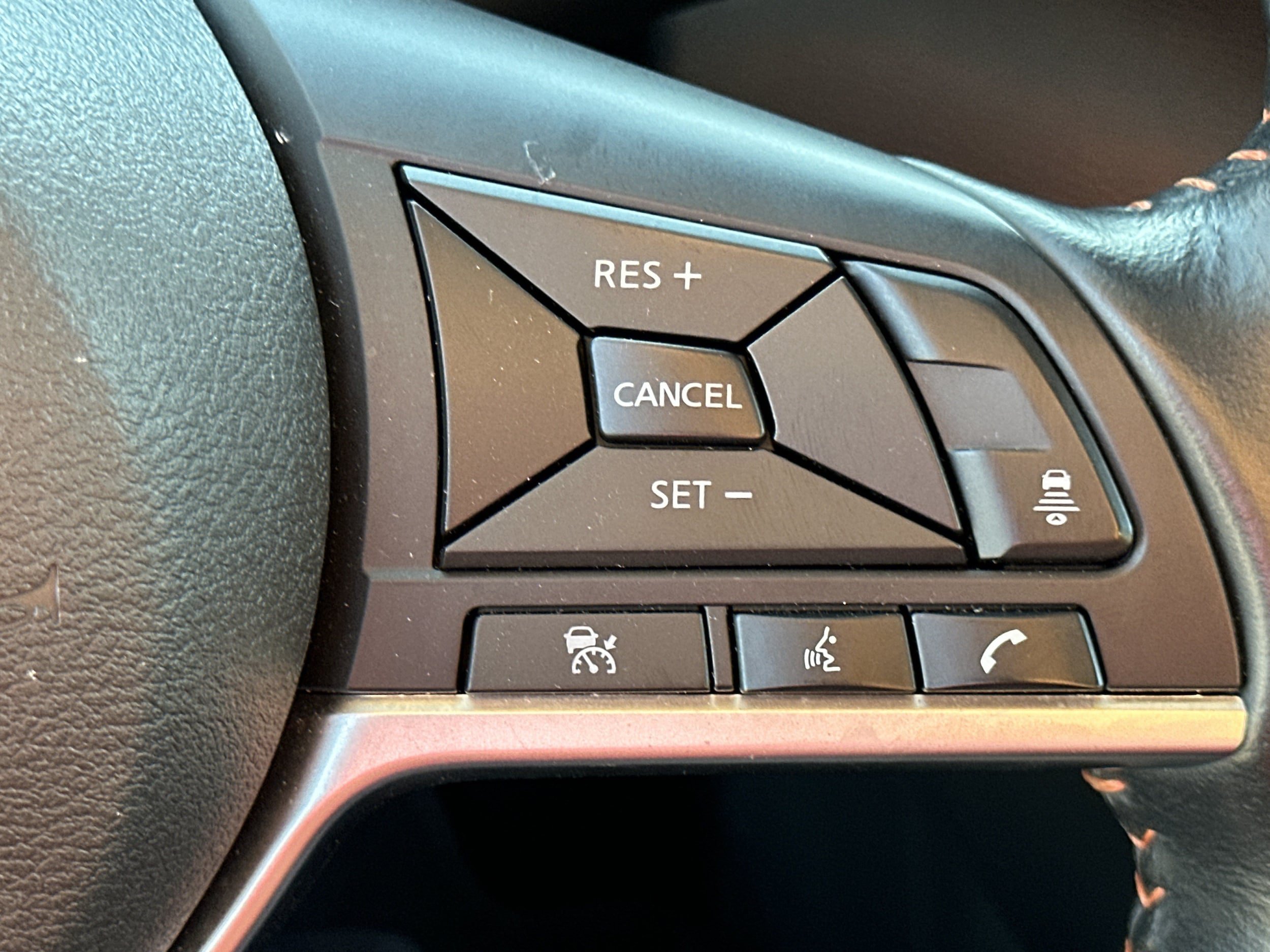 Used 2025 Nissan Sentra SR w/ SR Premium Package FWD image 25