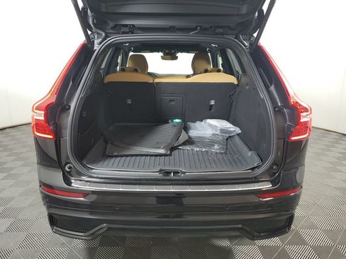 Used 2024 Volvo XC60 B5 Ultimate w/ Protection Package Premier AWD/4WD image 11