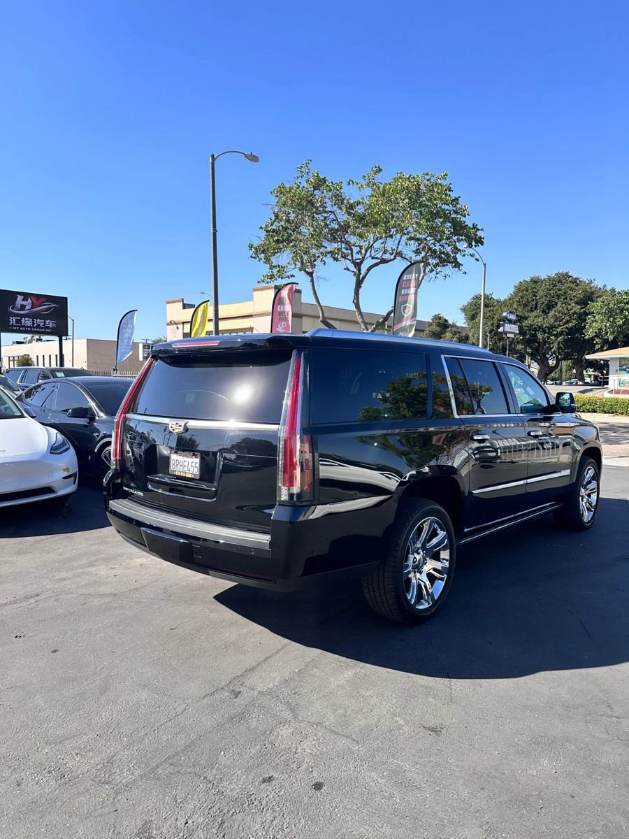 Used 2020 Cadillac Escalade ESV Premium Luxury AWD/4WD image 4