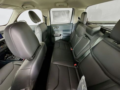 New 2026 Ford Maverick Lariat w/ Black Appearance Package image 25