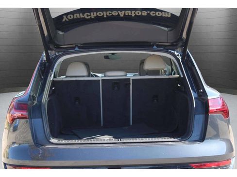 Used 2019 Audi e-tron Prestige image 18