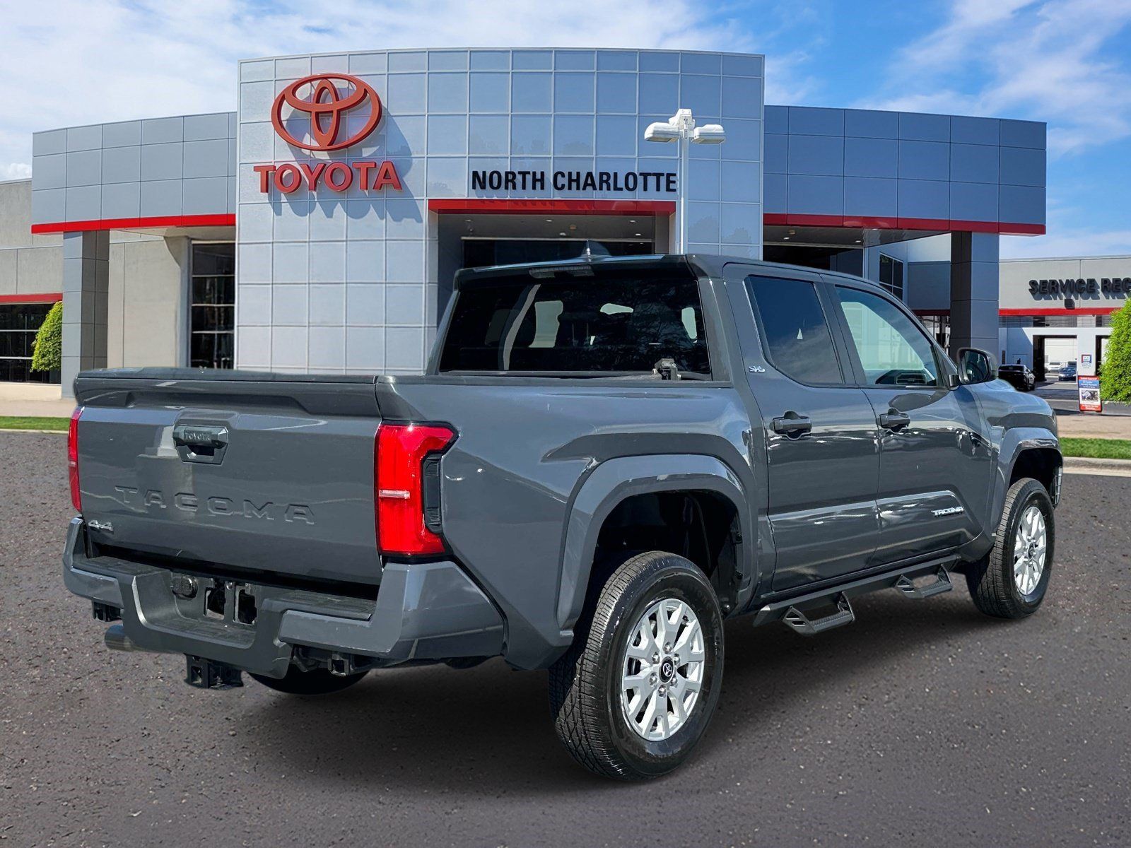 Used 2024 Toyota Tacoma SR5 AWD/4WD image 6