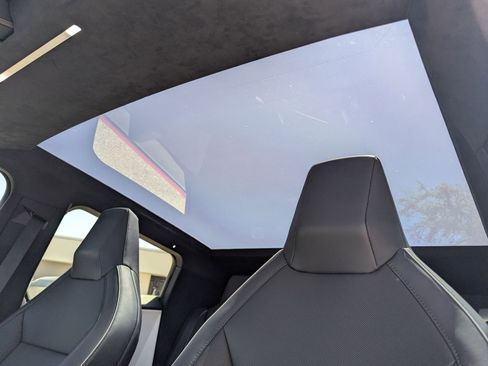 Used 2024 Tesla Cybertruck AWD Crew Cab image 23