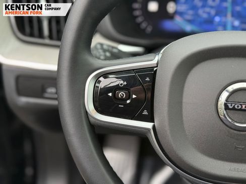 Used 2025 Volvo XC60 B5 Plus image 21