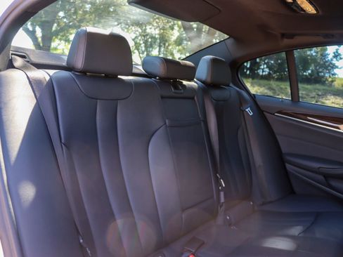 Used 2019 BMW 530i RWD image 19