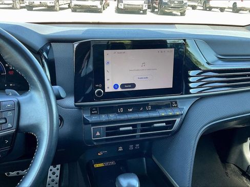 Used 2025 Toyota Camry SE FWD image 6