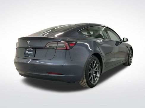 Used 2023 Tesla Model 3 Standard Range image 3
