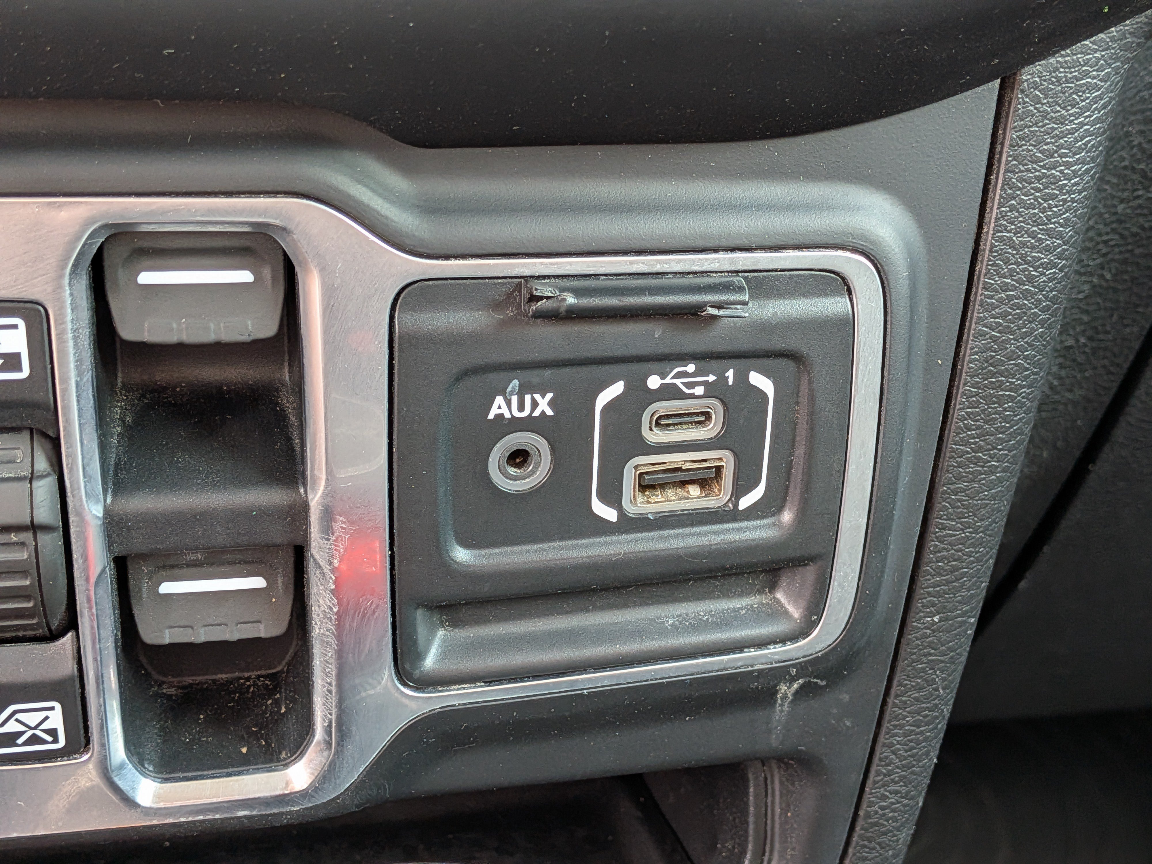 Used 2020 Jeep Gladiator Sport w/ Quick Order Package 24S AWD/4WD image 29
