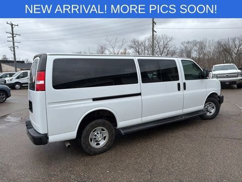 Used 2023 Chevrolet Express 3500 LS image 4