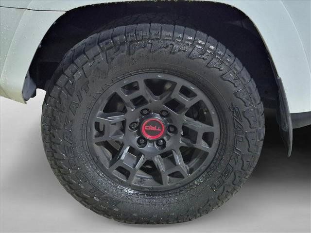 Used 2021 Toyota 4Runner TRD Off-Road Premium w/ Moonroof Package AWD/4WD image 3
