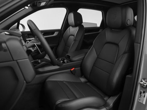 Used 2026 Porsche Cayenne AWD/4WD image 5