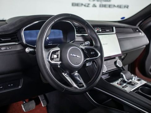 Used 2021 Jaguar F-PACE SVR image 25