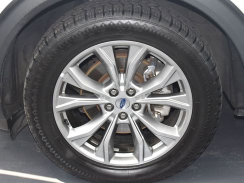 Certified 2023 Ford Explorer Limited image 10