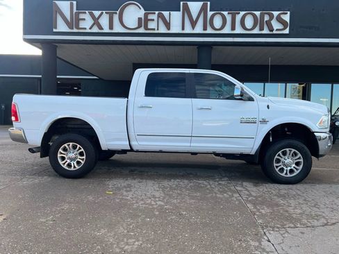Used 2018 RAM 2500 Laramie w/ Convenience Group image 10