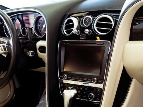Used 2015 Bentley Continental GT V8 S image 21