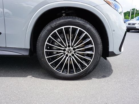 Certified 2025 Mercedes-Benz GLC 300 4MATIC image 18