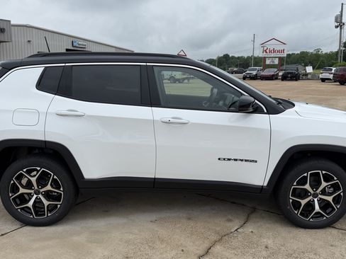 New 2026 Jeep Compass Limited AWD/4WD image 34