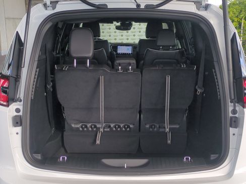 New 2026 Chrysler Pacifica Limited w/ S Appearance Package image 13