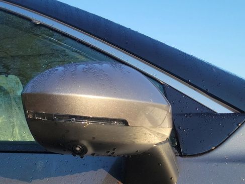 Used 2024 Nissan Rogue SL w/ SL Premium Package image 2