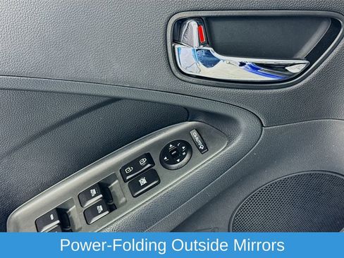 Used 2017 Kia Forte S w/ S Technology Package image 21