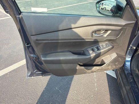 Used 2025 Honda Accord SE image 11