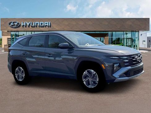 New 2026 Hyundai Tucson Blue SE image 10